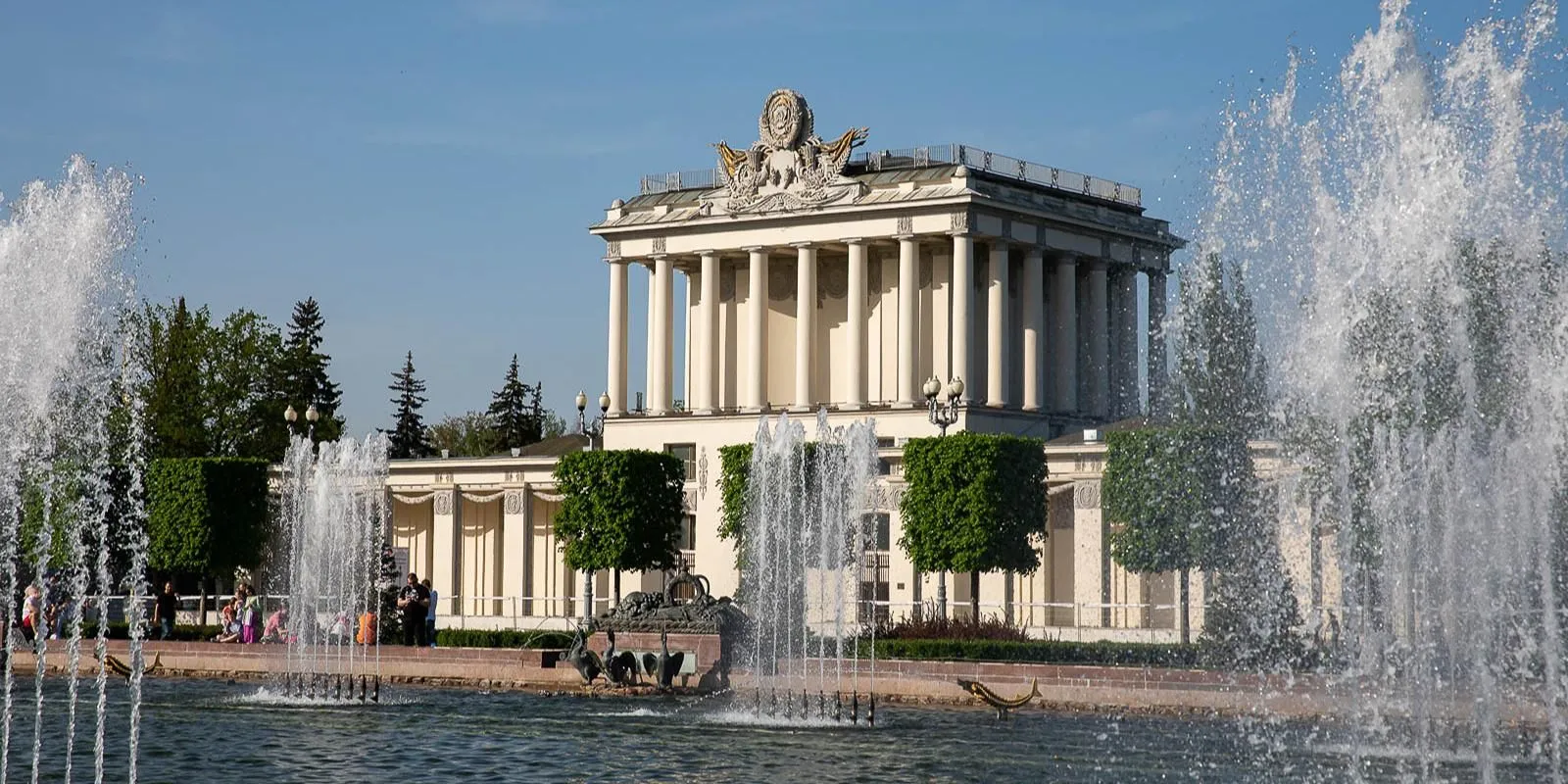 На ВДНХ отреставрируют павильон «Оптика» с историческими панно и скульптурами