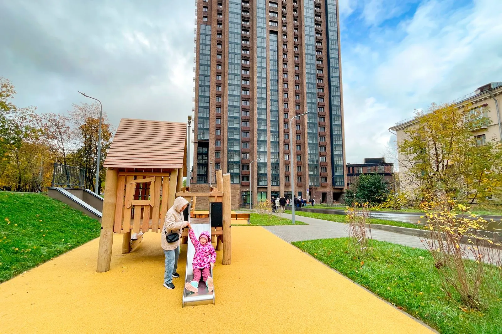 Около 8 тыс. москвичей приступают к переселению в 14 новостроек по программе реновации