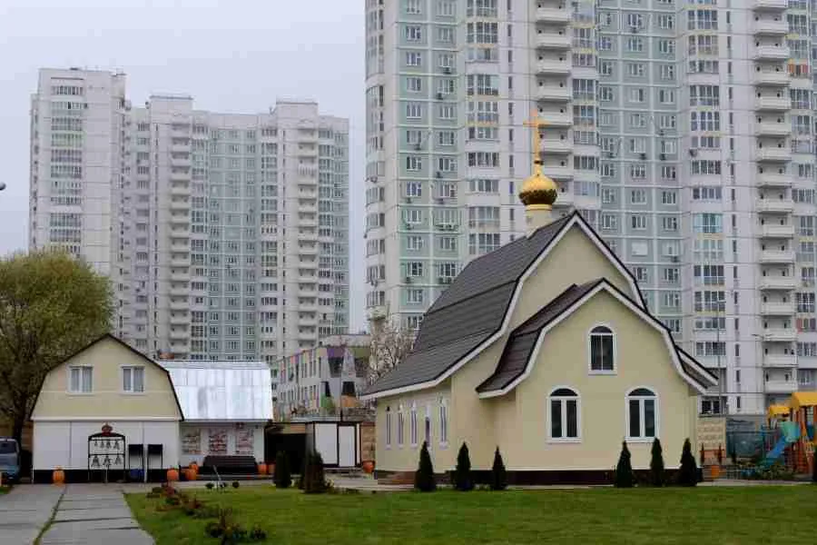 На юге Москвы началось строительство храма иконы Божией Матери «Троеручица»