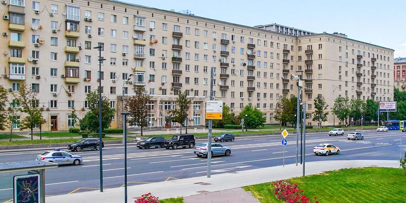 На Кутузовском проспекте выставили на торги два нежилых помещения