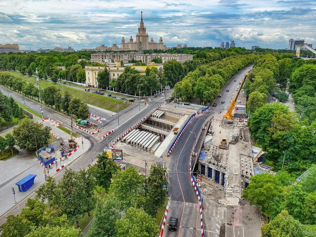 В Москве до конца года завершат реконструкцию Воробьевского путепровода