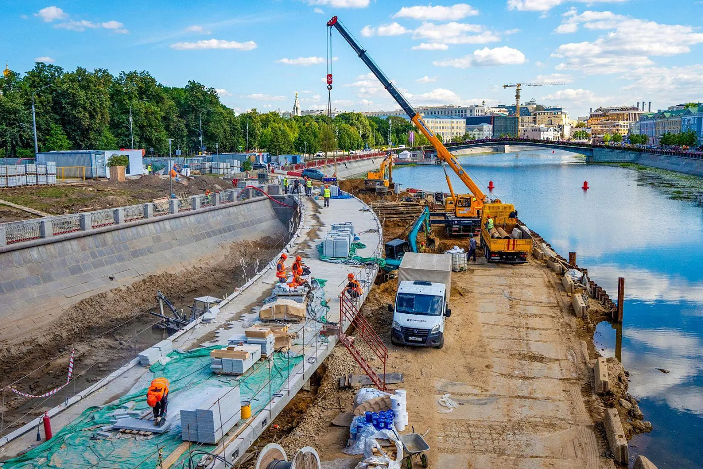 Реконструкцию Малого Каменного моста начали в Москве