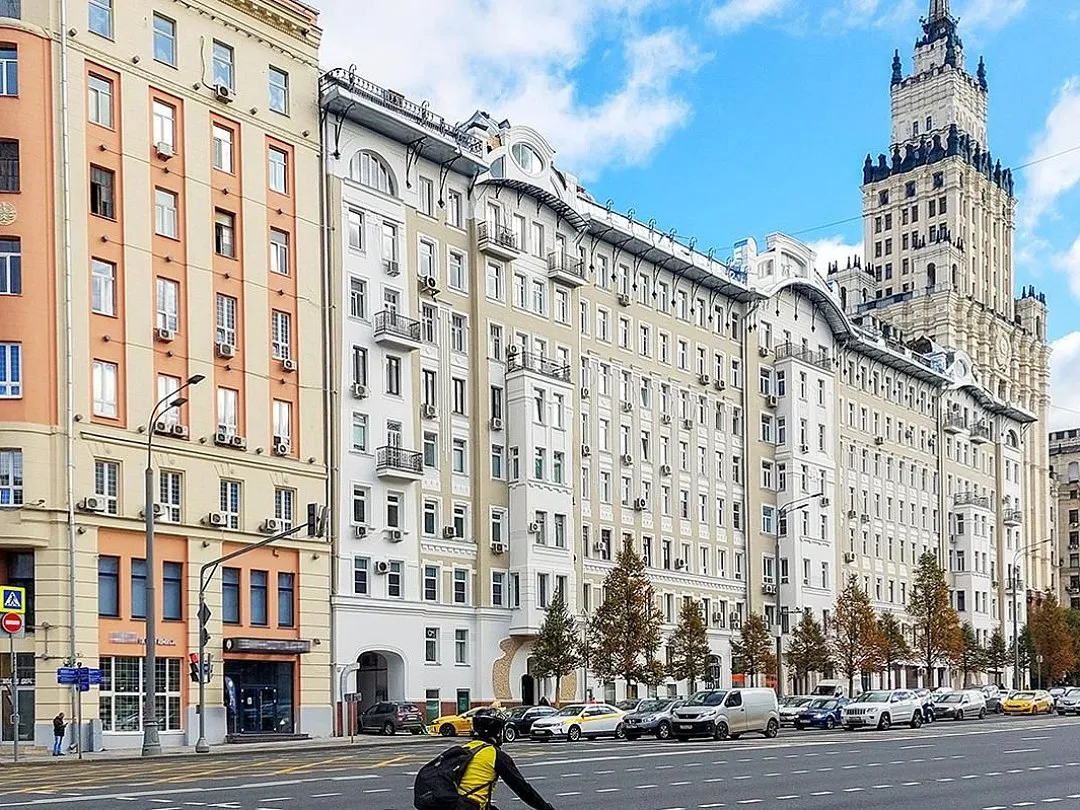 Как сейчас выглядит первый московский небоскреб