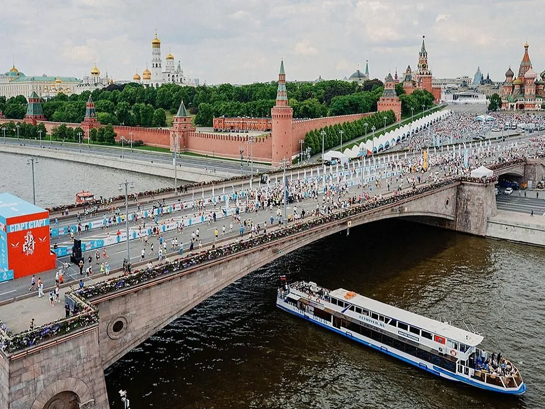 В центре Москвы до 24 мая ограничили движение из-за полумарафона